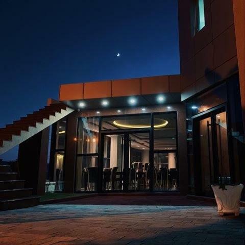 Hotel Albsin Vlorë Екстериор снимка