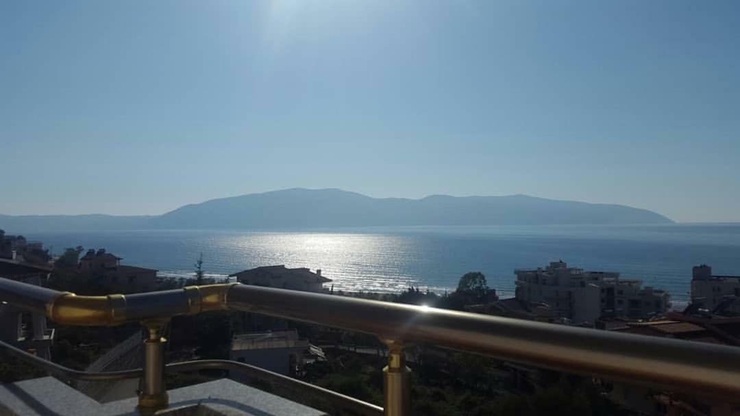 Hotel Albsin Vlorë Екстериор снимка