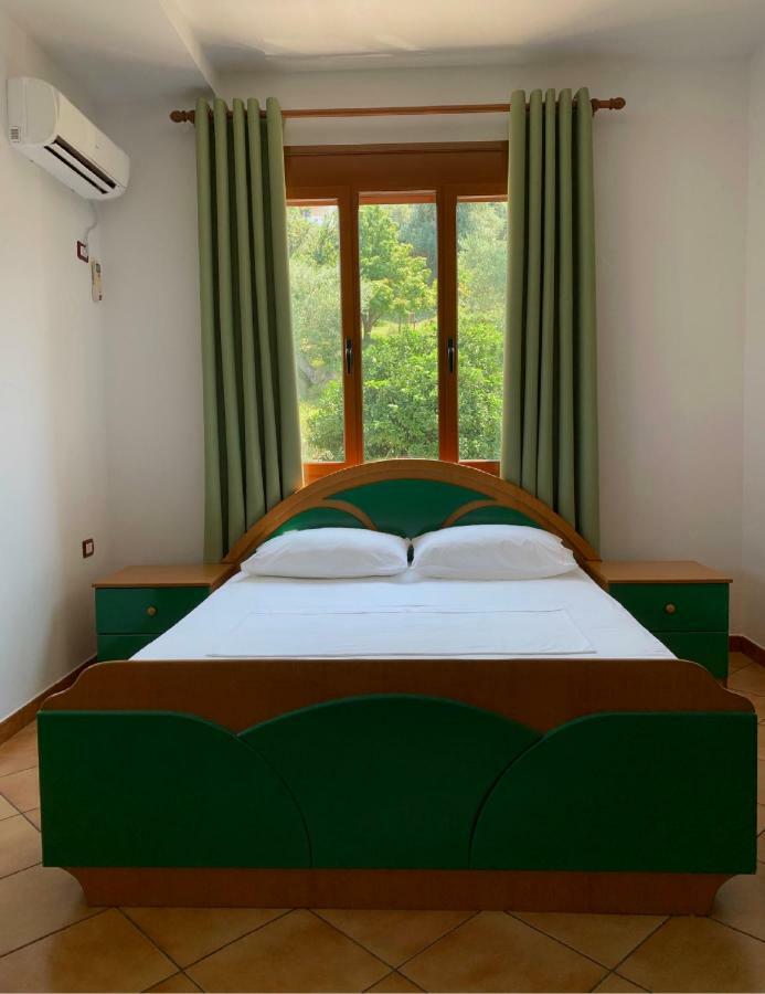 Hotel Albsin Vlorë Екстериор снимка