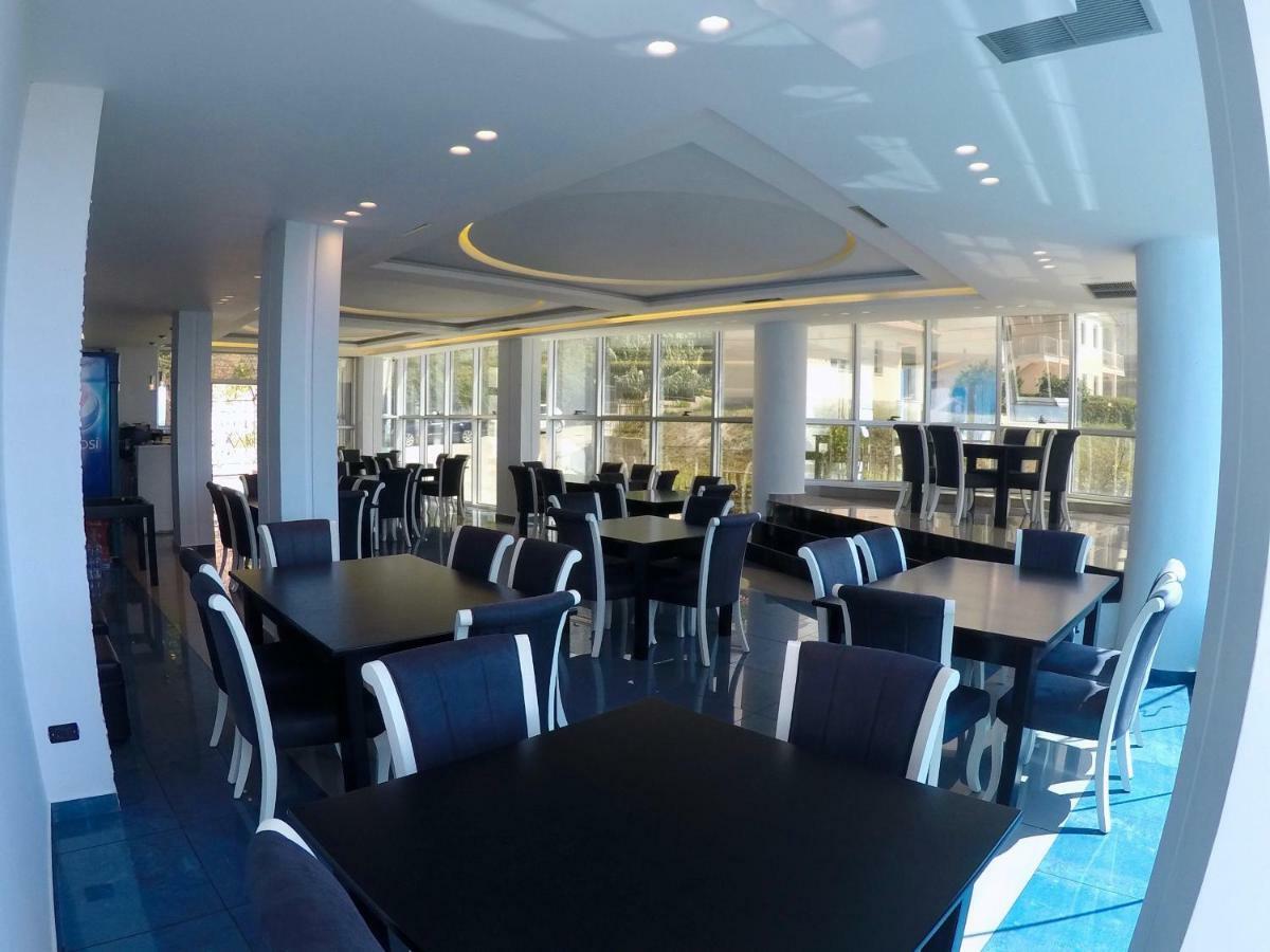 Hotel Albsin Vlorë Екстериор снимка
